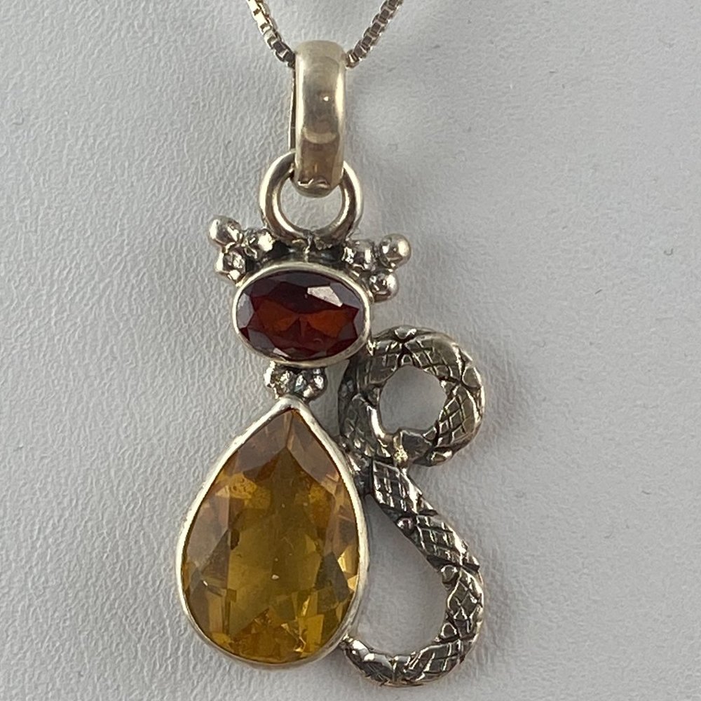 Hand Made Sassy Cat 3CT Citrine & Garnet 925 Pendant and 925 Silver Necklace